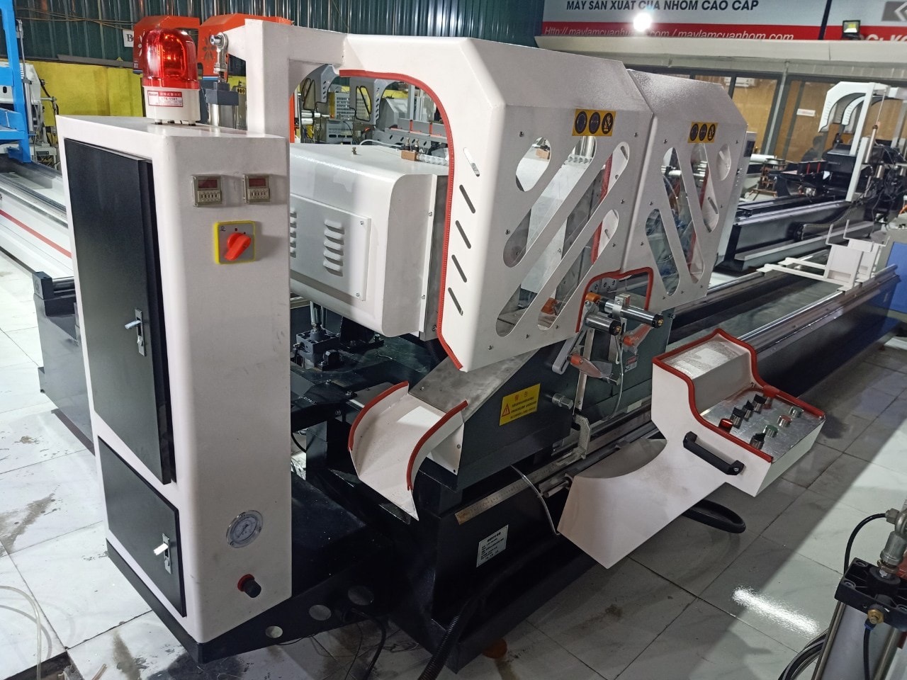 Máy cắt sx nhôm hệ cao cấp